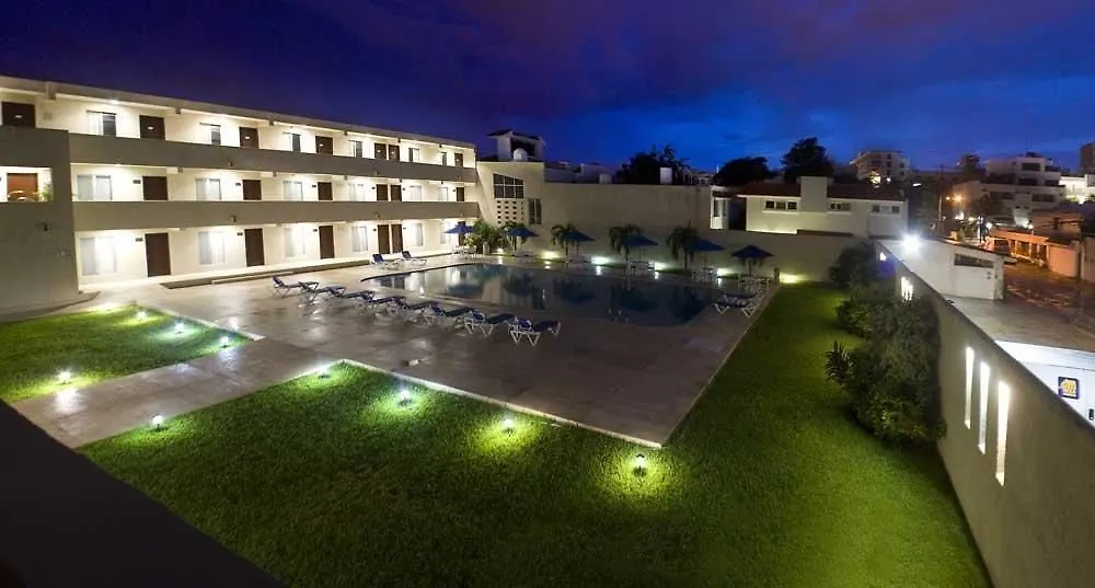 Hotel Bonampak Cancun 3*,