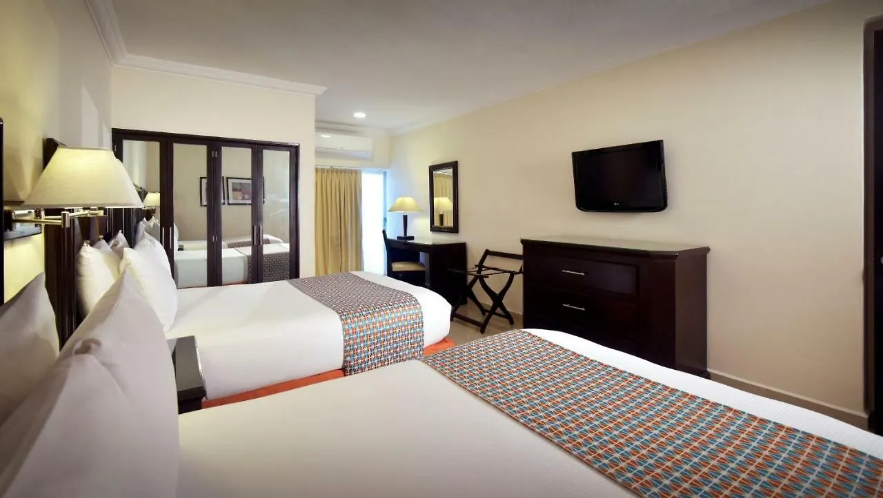 ***  Hotel Bonampak Cancun Mexico