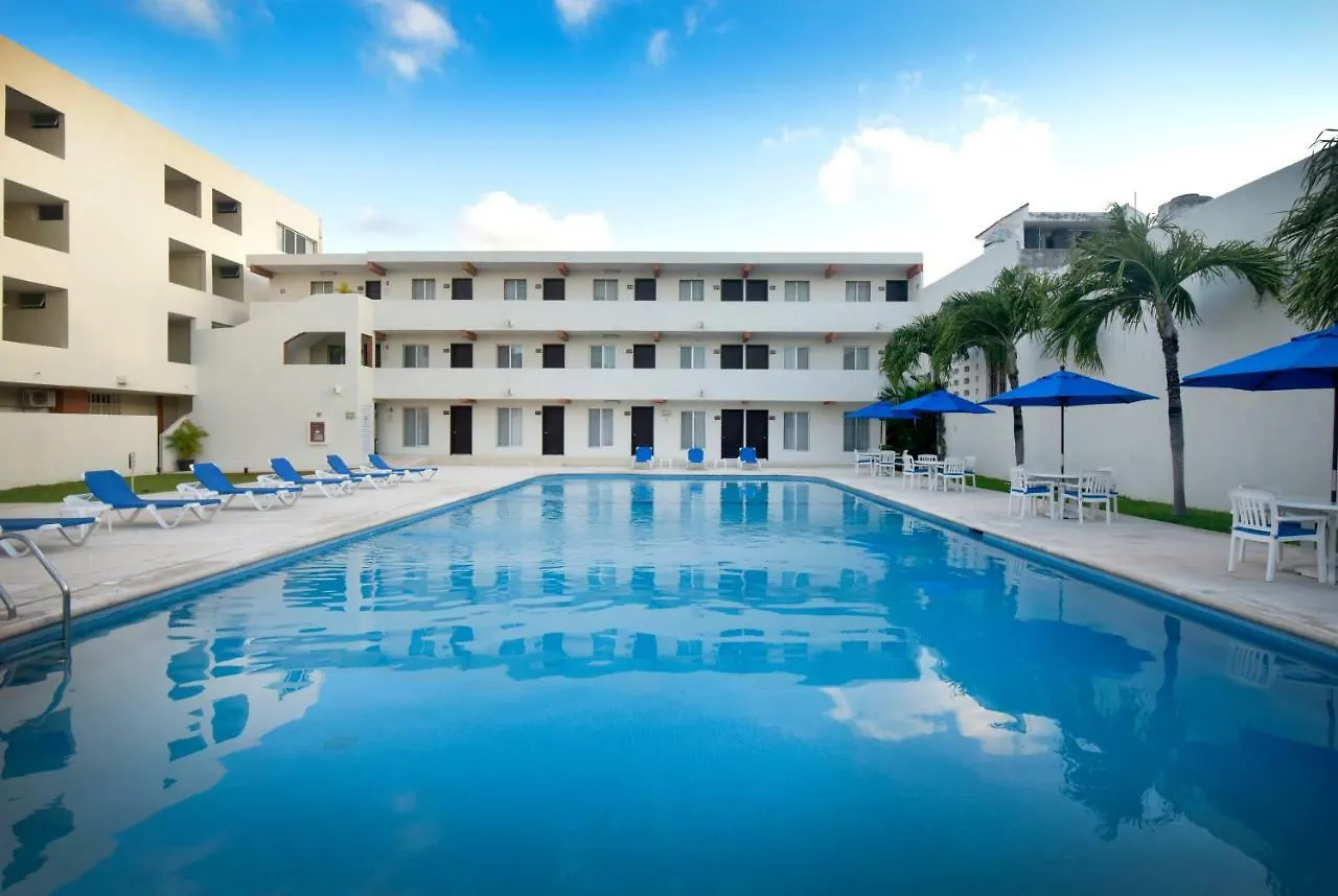 Hotel Bonampak Cancun 3*,